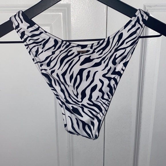 VS zebra swim bottoms - Picture 2 of 3